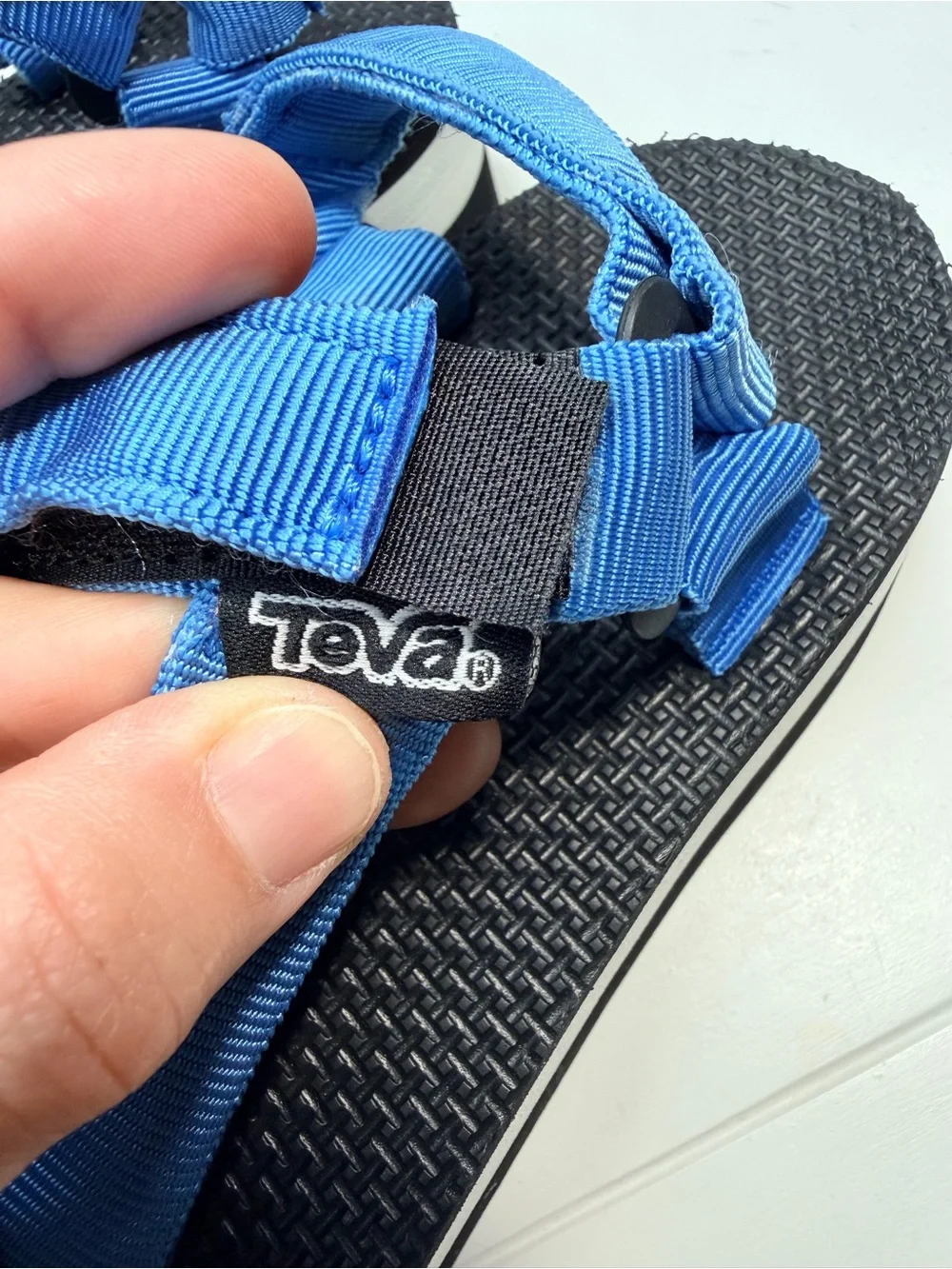 Teva Flatform Universal Strappy Sandals Blue White Black Size 9 LIKE NEW